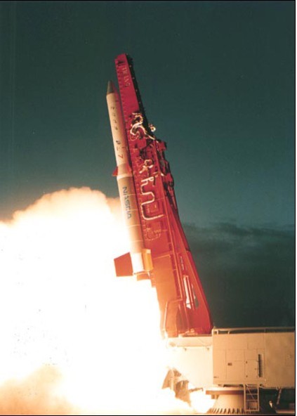 Tên lửa đẩy TR-1A của Nhật Bản.